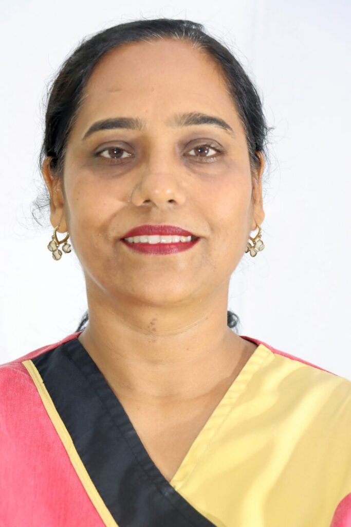 MARIA LORRAINE TRINDADE DA COSTA